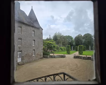 20240522_160409 Visite des jardins et du château de Kergrist