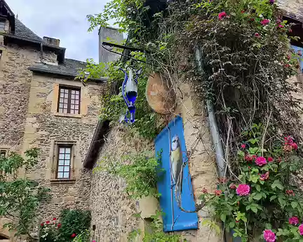 052 Maison d'un souffleur de verre à Sainte-Eulalie d'Olt, classé Plus Beaux Villages de France