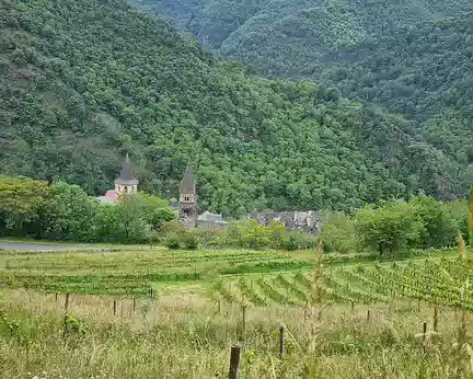078 Vignoble AOP de Marcillac, tout proche de Conques : des vins authentiques, un territoire de caractère, un cépage unique : le Mansois
