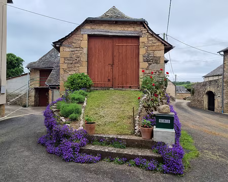 090 Dans le hameau les Souliés