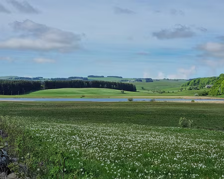 102 Lac des Salhiens qui alimente la cascade du Déroc