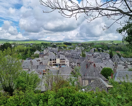 182 Depuis la table d'orientation, vue sur Laguiole