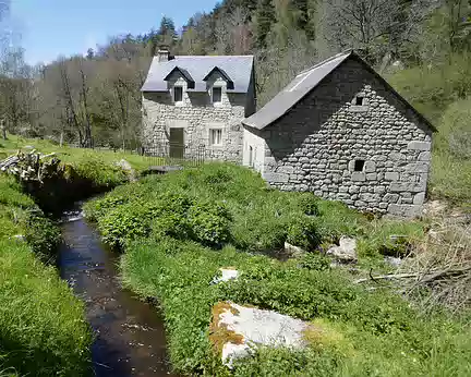 Aubrac_170 Moulin du Mazel sur la Bédaule