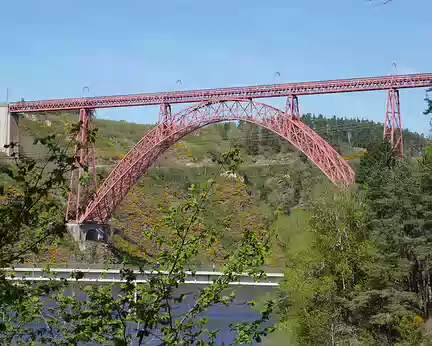 Aubrac_280 Le viaduc de Garabit, terme de notre randonnée