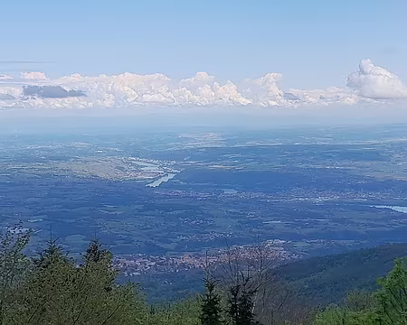 20240519_134004 Vue sur la vallée du Rhône, au loin les Alpes.