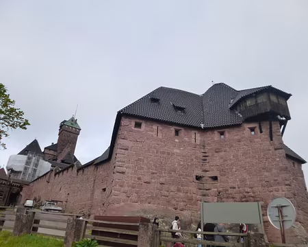 P1190046 Château du Haut-Koenigsbourg (alt. 757 m.) datant du XIIè s. et...