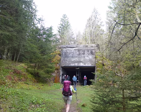 P1190093 Ancienne gare d'arrivée du téléphérique allemand (alt. 1100 m.)