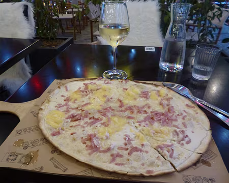 P1190165 Flammekueche au munster ou tarte flambée