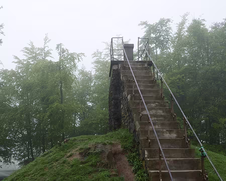 P1170588 La butte Baltia et son escalier.