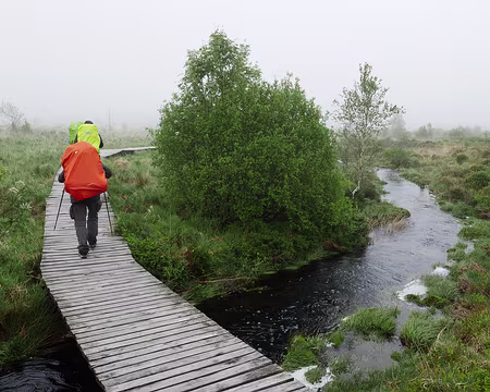 P1170609 On passe au Nord de la Helle-Hill.