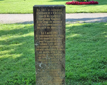 014 C'est une œuvre de Braco Dimitrijevic, inaugurée en 1998, qui remplace la statue de 1887, enlevée en 1942, par le régime de Vichy pour récupérer le bronze