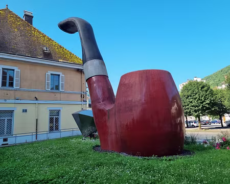 017 La plus grosse pipe du monde. 8,70 m de hauteur, 7,50 m de longueur, diamètre du foyer 2,60 m et un poids de 600 kg