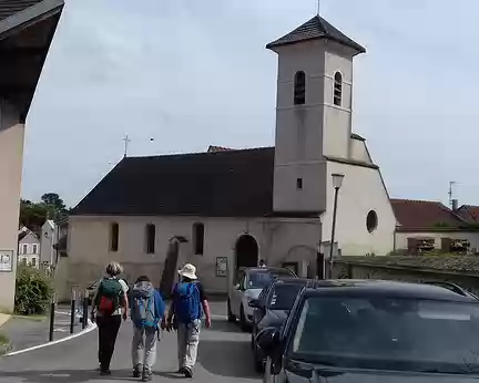 043 L’église Saint-Nicolas (XIXème siècle) au cœur du village de Penchard