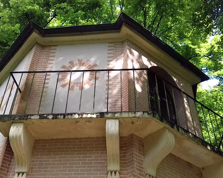 017 La tour Velleda où Chateaubriand avait installé son bureau et sa bibliothèque. Velleda était l’héroïne de son roman Les Martyrs (1809)