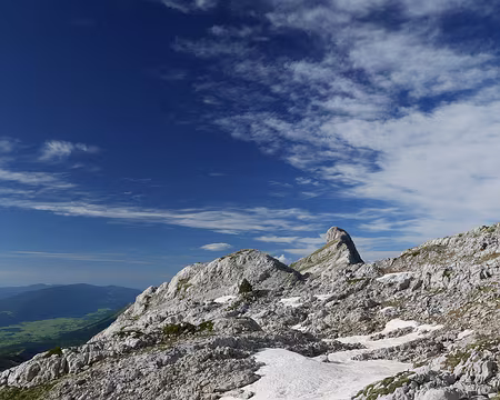 P1170744 Vue sur le Dôme de l'Oeille (2015m).