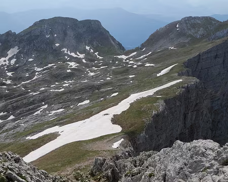 P1170758 Vue sur le Col des Deux Soeur et les massif des Écrins.