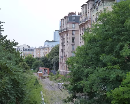 P1190575 Jardin Paul-Didier réalisé sur la voie de la Petite Ceinture (2005)