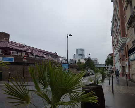 P1190576 Au loin, le Tribunal judiciaire de Paris (2018)