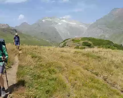 20240728_131755 J8 - Un dernier regard vers le Massif du Vignemale avant d'arriver à Gavarnie