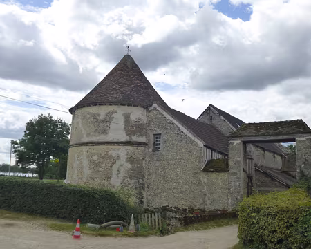 P1190377 Ferme fortifiée de Malvoisine