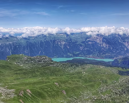 20240725_121904-01 Au nord, le lac de Brienz et Brienz.