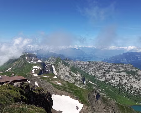 20240725_121939-01 Depuis Faulhorn vers l'ouest : le lac de Thune.