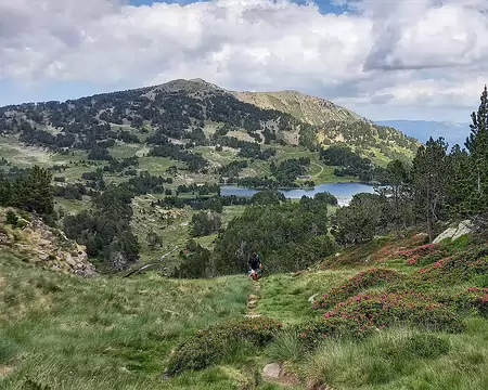 20240713_150815-01 Montée vers le Petit Peric, lacs et refuge des Camporells.