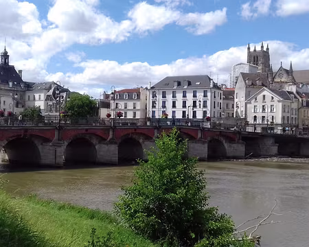 041 Le pont du Marché et la Marne (Meaux)