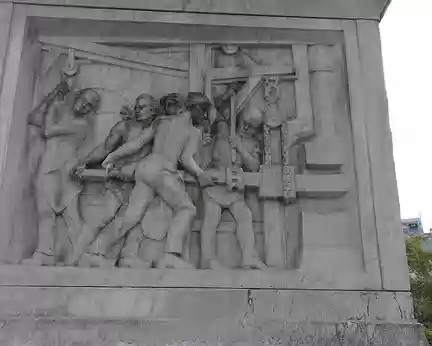 018 Bas-relief au dos du monument d’Eugène Flachat