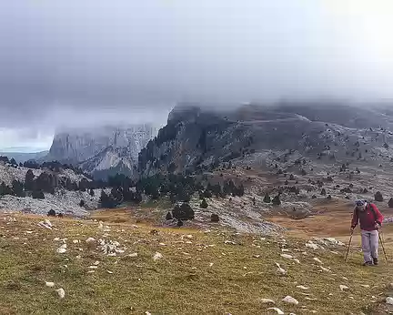 20241024_114137-01 Le Mont-Aiguille dans les nuages.