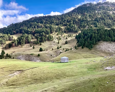 IMG_1185 cabane de Chaumailloux au-dessus du pas de l'ours