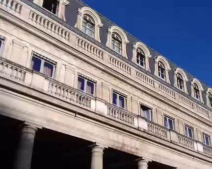 011 Le Palais-Royal a été construit en 1628 pour le cardinal de Richelieu (il s’appelait alors le Palais-Cardinal)