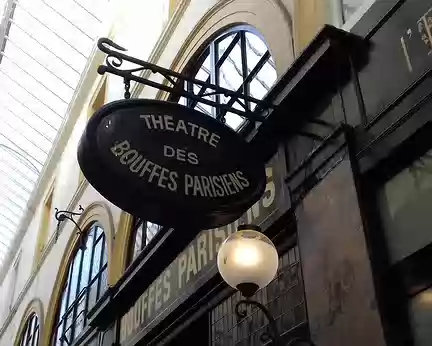 037 Le Théâtre des Bouffes parisiens (1827), passage Choiseul