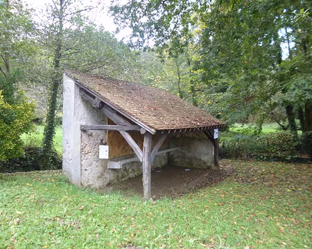 P1200101 Lavoir à Saint-Lambert, vallée du Rhodon