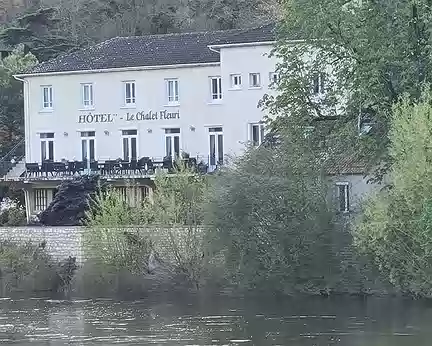 001 Notre lieu de séjour au bord de la Vienne.