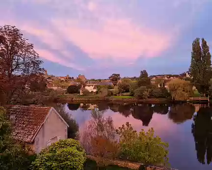 002 Vue depuis notre chambre sur Chauvigny.