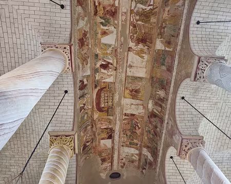 020 Il y avait dans la nef, toutes les conditions réunies d'élévation et de luminosité, pour concevoir, sur le berceau de la voûte placée à plus de 17 m du sol, le...