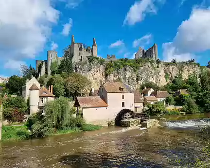 062 L'ancien moulin banal date des XVIIe et XVIIIe siècles.