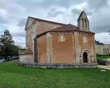 125 Le Baptistère Saint-Jean est le plus ancien monument chrétien d'Europe conservé à ce jour. IVe et Ve siècles. Pas de visite le lundi.