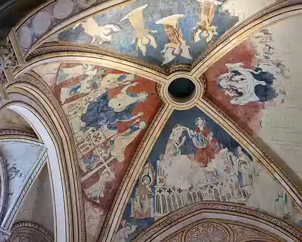 132 Peintures murales qui viennent d'être mises à jour et en valeur dans la chapelle côté sud. Des travaux effectués en 2012, suite à des infiltrations, ont montré...