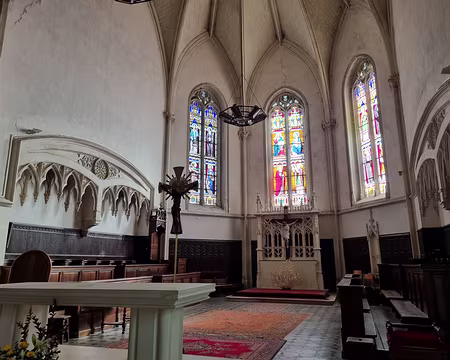 149 Les vitraux installés en l'église Saint-Martin de Ligugé de 1858 à 1865 l'ont été pour une église monastique.