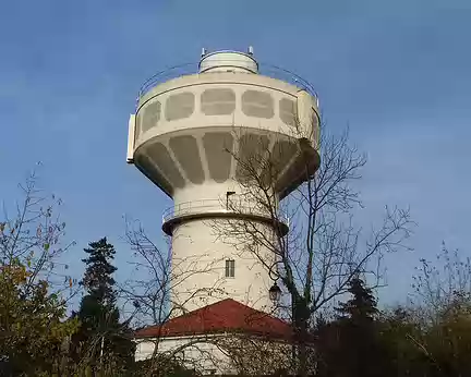 034 L’imposant château d’eau de Vaucresson