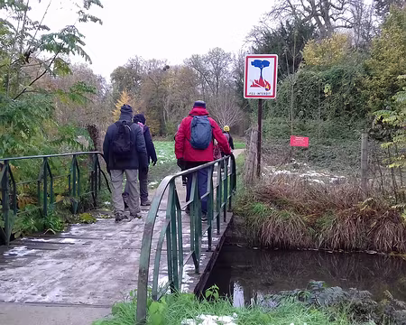 005 Sur la passerelle