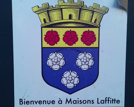 005 Le blason de la ville reprend les armes des Longueil, seigneurs de Maisons du XVème au XVIIIème siècle