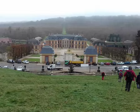 036 Le château de Dampierre édifié au XVIIème par Jules Hardouin-Mansart pour le duc de Chevreuse, gendre de Colbert. Acheté en 2018 par un membre de la famille...