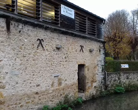 046 L’ancien séchoir à peaux est aujourd’hui une salle d’exposition communale