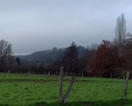 049 Vue sur le château de la Madeleine (Chevreuse)