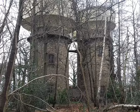 030 Double château-d’eau sur les hauteurs de Versailles