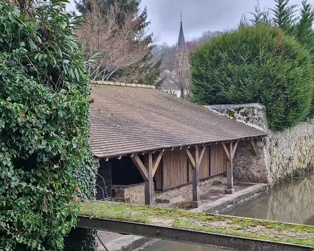 031 On compte 22 petits ponts tous différents (jadis appelés planches ou ponceaux) jetés sur le canal de l’Yvette.