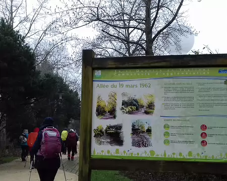 001 Départ de La Verrière (Yvelines) pour une randonnée de 15 km jusqu’à Saint-Rémy-lès-Chevreuse